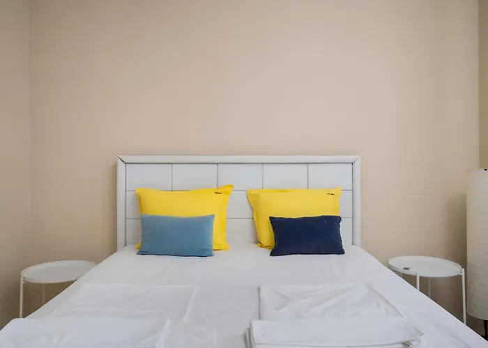 Cozy Nest Near Eagle's Bridge With Workspace By Flat Mаnager Sofia