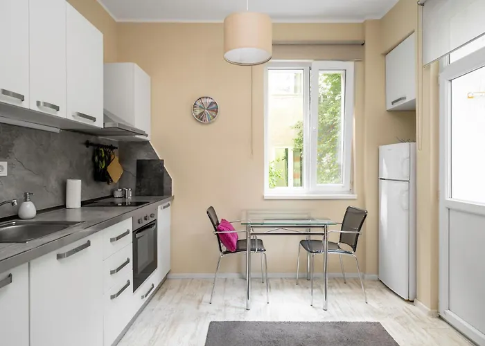 Cozy Nest Near Eagle's Bridge With Workspace By Flat Mаnager Σόφια