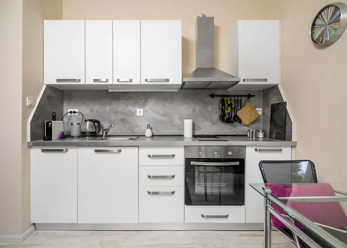 Cozy Nest Near Eagle's Bridge With Workspace By Flat Mаnager * 索菲亞